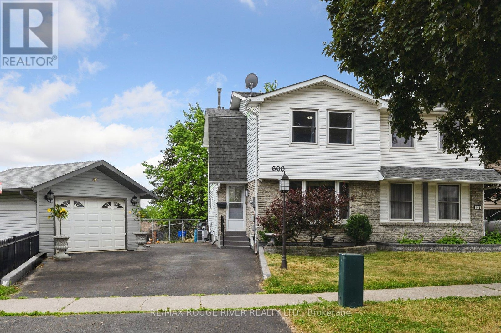 600 Galahad Drive, Oshawa, Ontario  L1K 1M2 - Photo 2 - E12273068