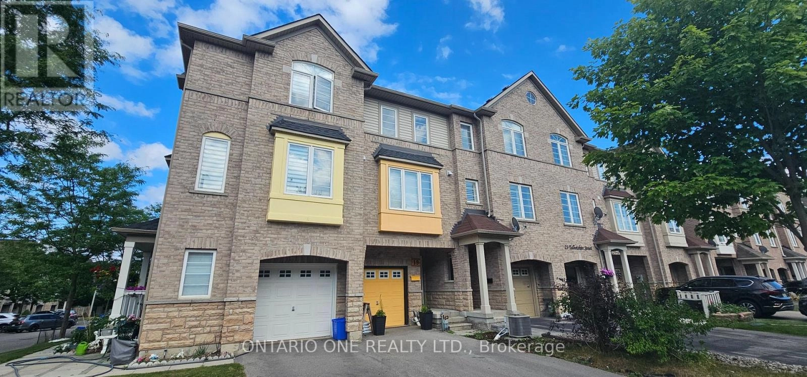 19 Talbotshire Street, Ajax, Ontario  L1S 0A6 - Photo 1 - E12275081