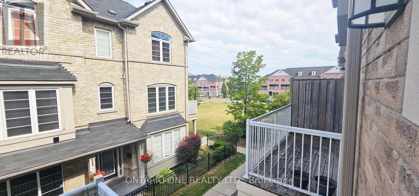 19 Talbotshire Street, Ajax, Ontario  L1S 0A6 - Photo 2 - E12275081