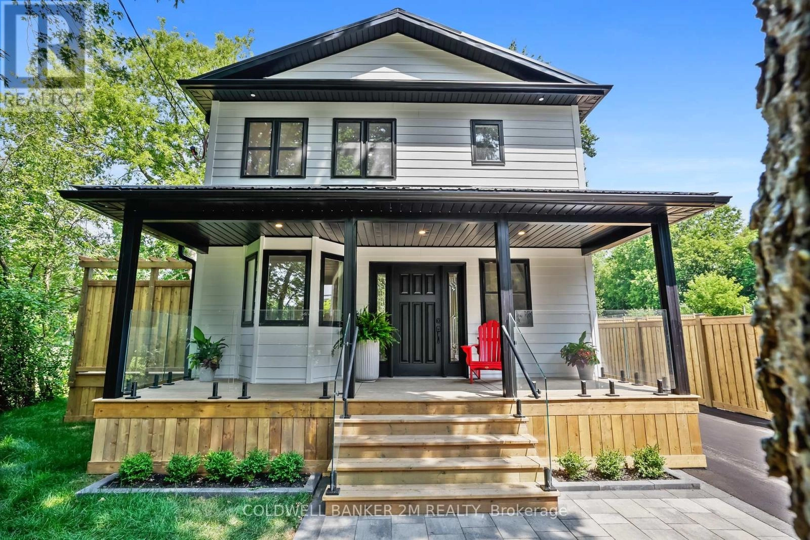 128 Buckingham Avenue, Oshawa, Ontario  L1G 2K5 - Photo 1 - E12275088