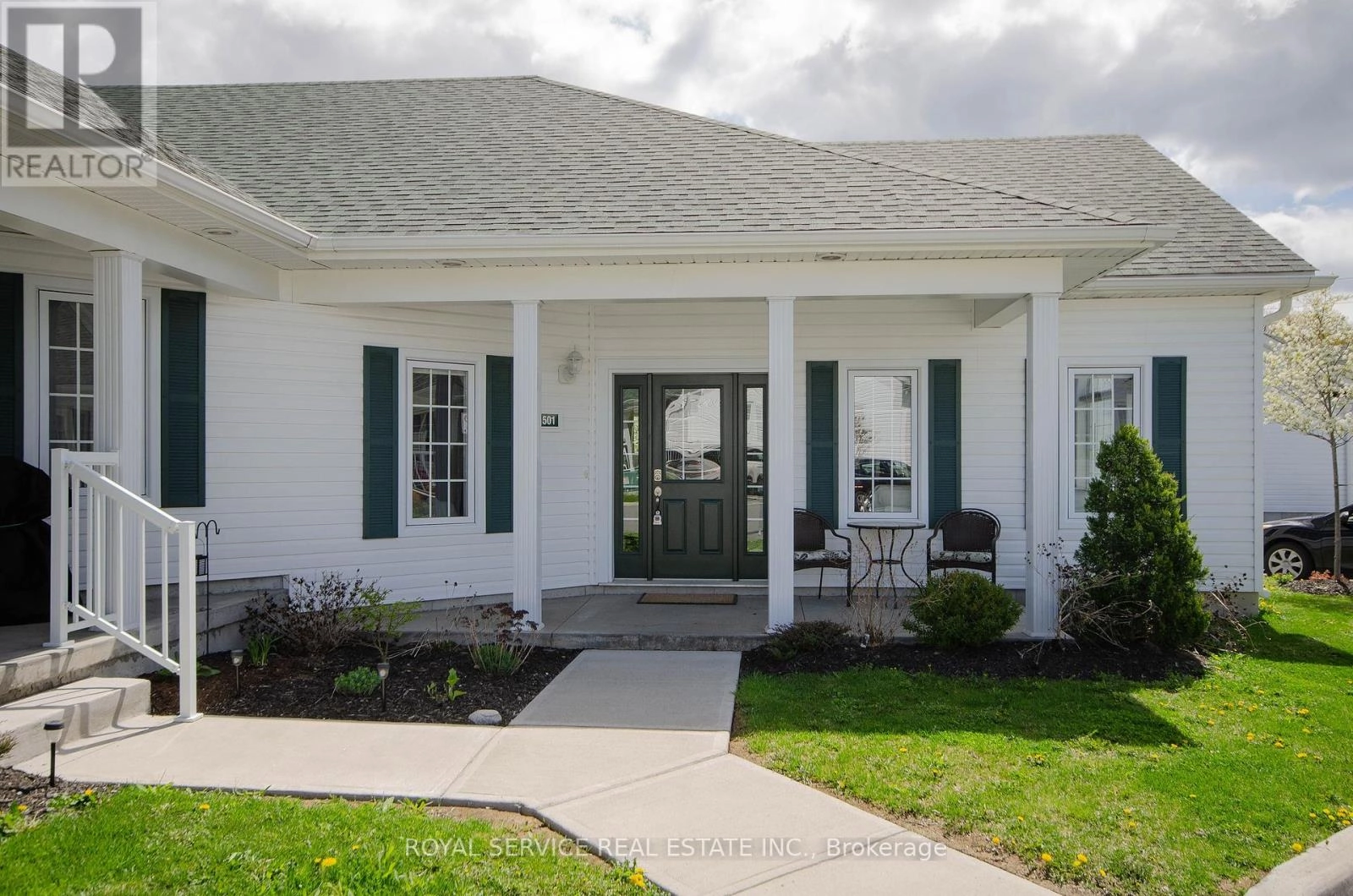 501 - 300 Croft Street, Port Hope, Ontario  L1A 0E1 - Photo 2 - X12275164