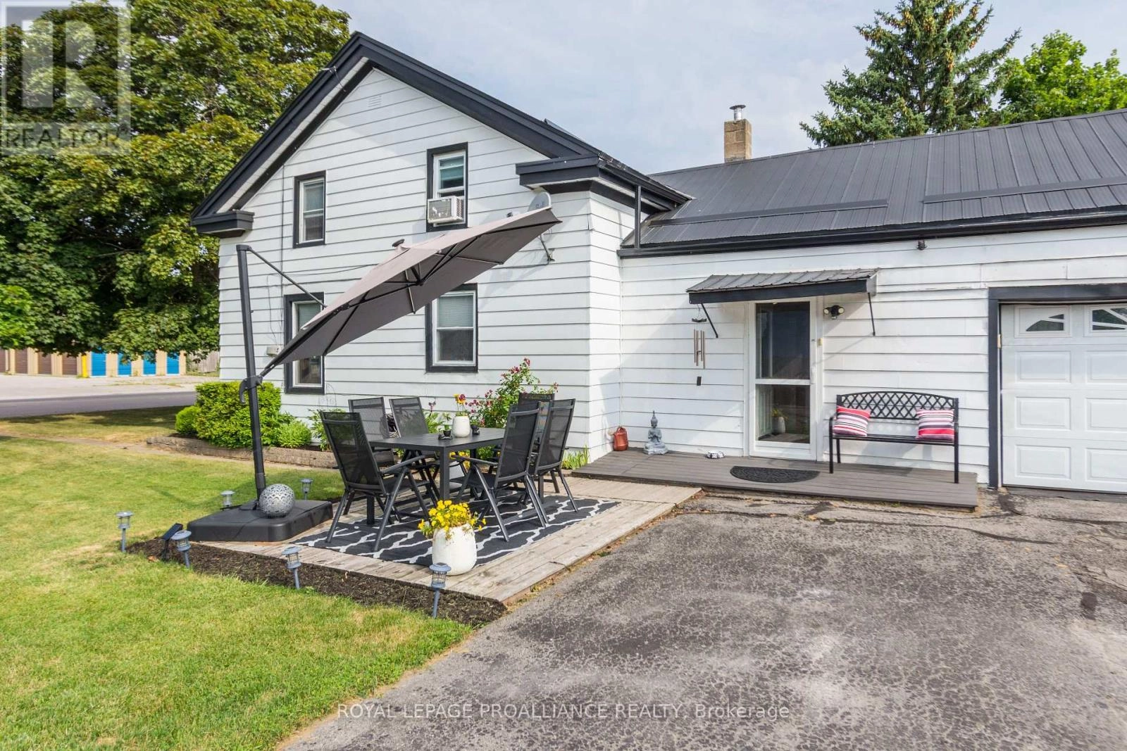 113 South Trent Street, Quinte West, Ontario  K0K 2C0 - Photo 2 - X12275250