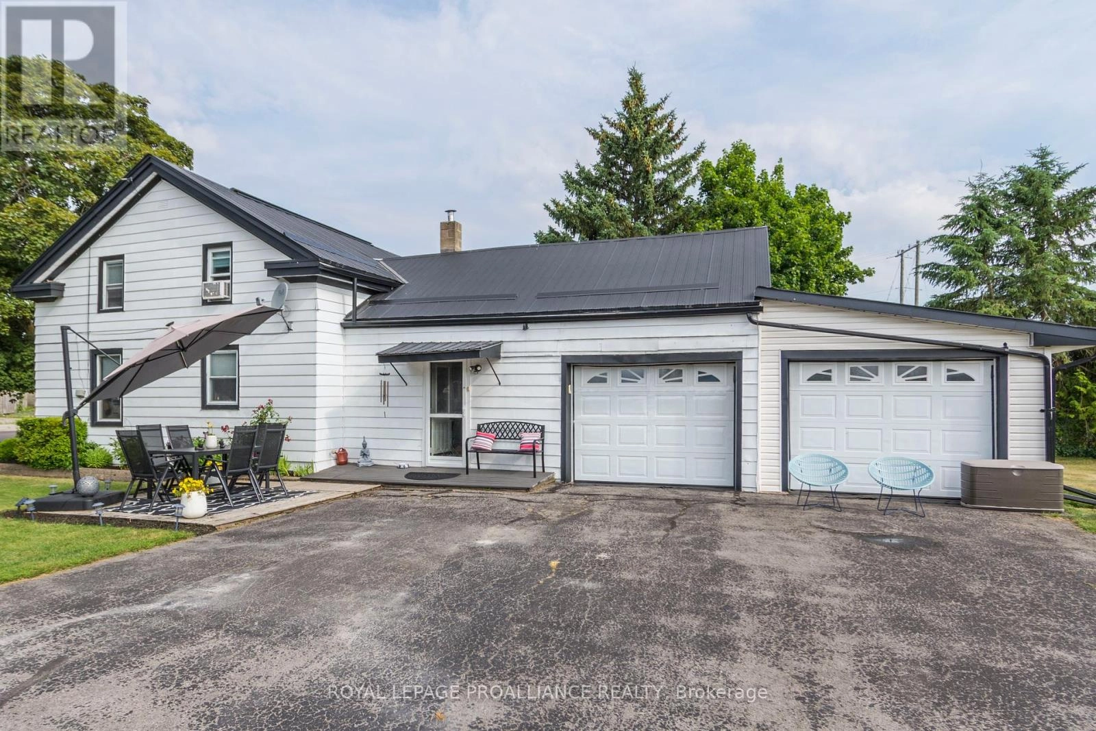 113 South Trent Street, Quinte West, Ontario  K0K 2C0 - Photo 3 - X12275250