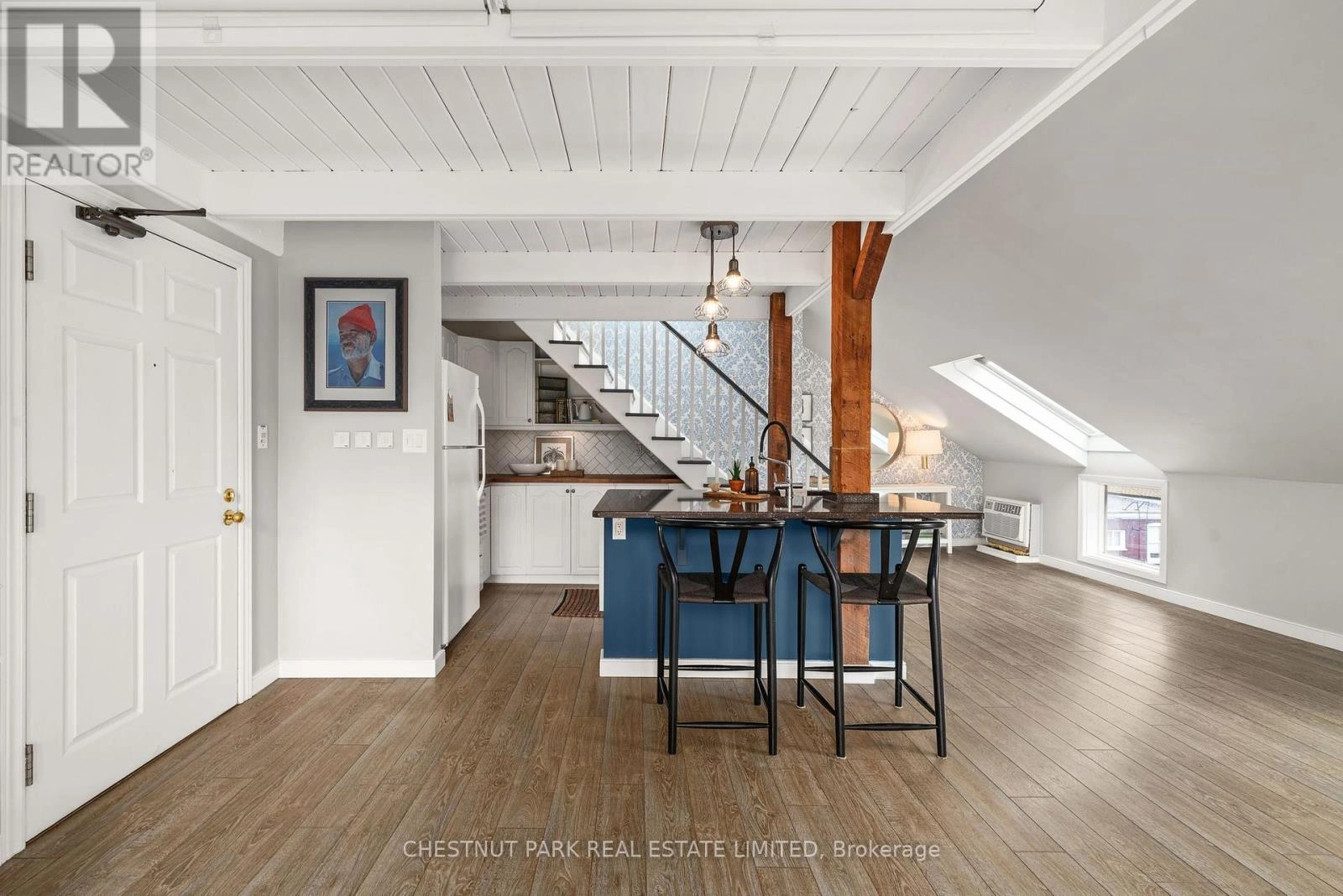 403 - 172 Main Street, Prince Edward County, Ontario  K0K 2T0 - Photo 2 - X12275258