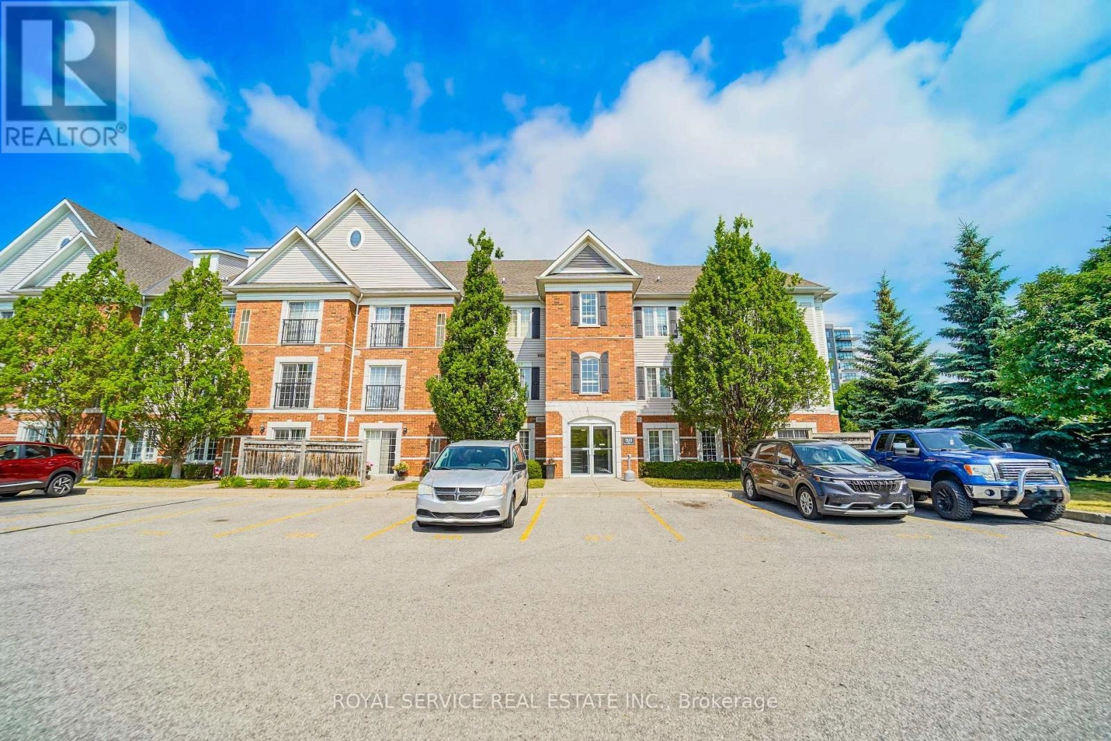 207 - 90 Aspen Springs Drive, Clarington, Ontario  L1C 5N3 - Photo 3 - E12275321