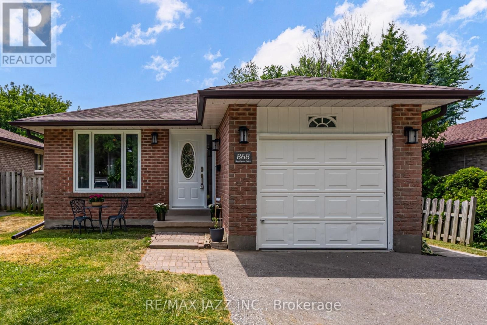 868 Southgate Drive, Oshawa, Ontario  L1H 7Z9 - Photo 1 - E12275330