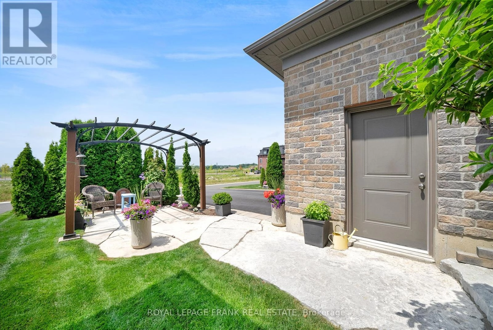 729 James Sweetman Avenue, Cobourg, Ontario  K9A 0K7 - Photo 3 - X12275419