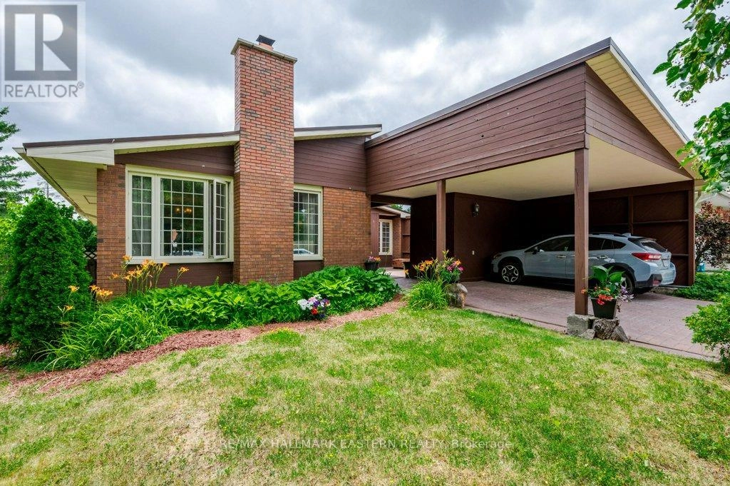 823 Wedgewood Court, Peterborough West, Ontario  K9J 7T8 - Photo 2 - X12275435