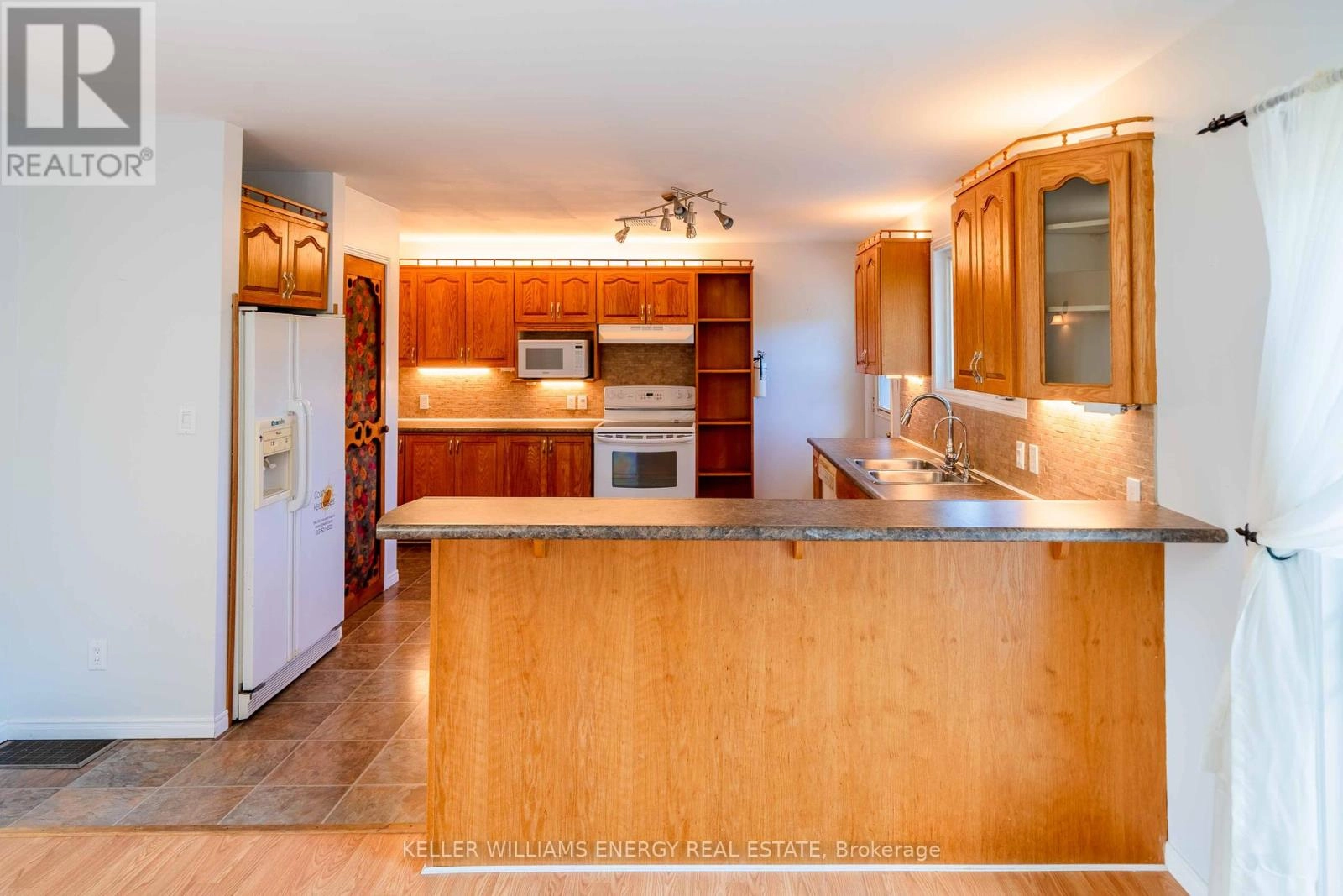 12699 Loyalist Parkway, Prince Edward County, Ontario  K0K 2T0 - Photo 2 - X12275536