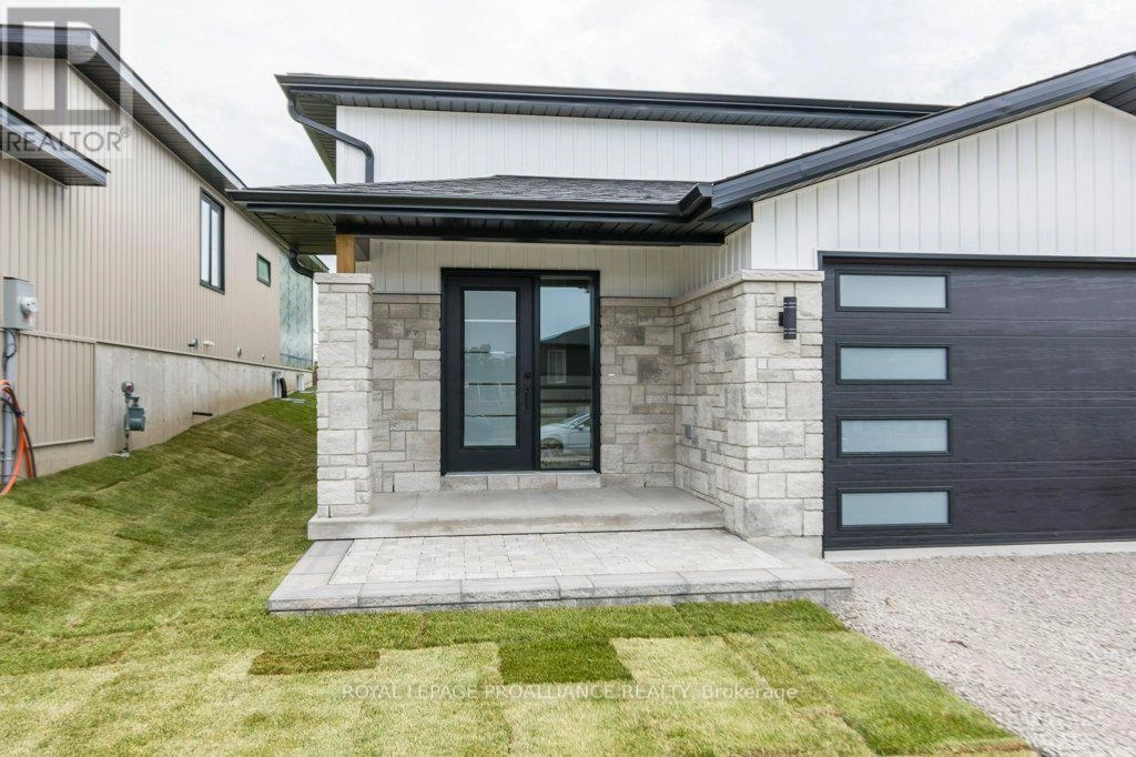35 Meagan Lane, Quinte West, Ontario  K0K 2C0 - Photo 2 - X12276014