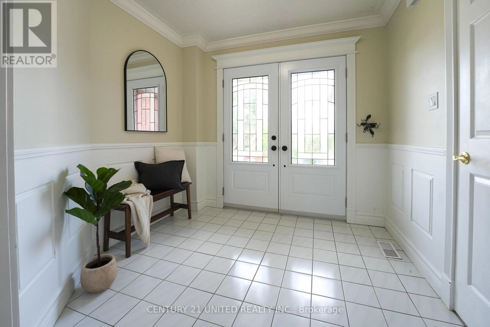 569 Westman Avenue, Peterborough West, Ontario  K9K 2H3 - Photo 2 - X12276541