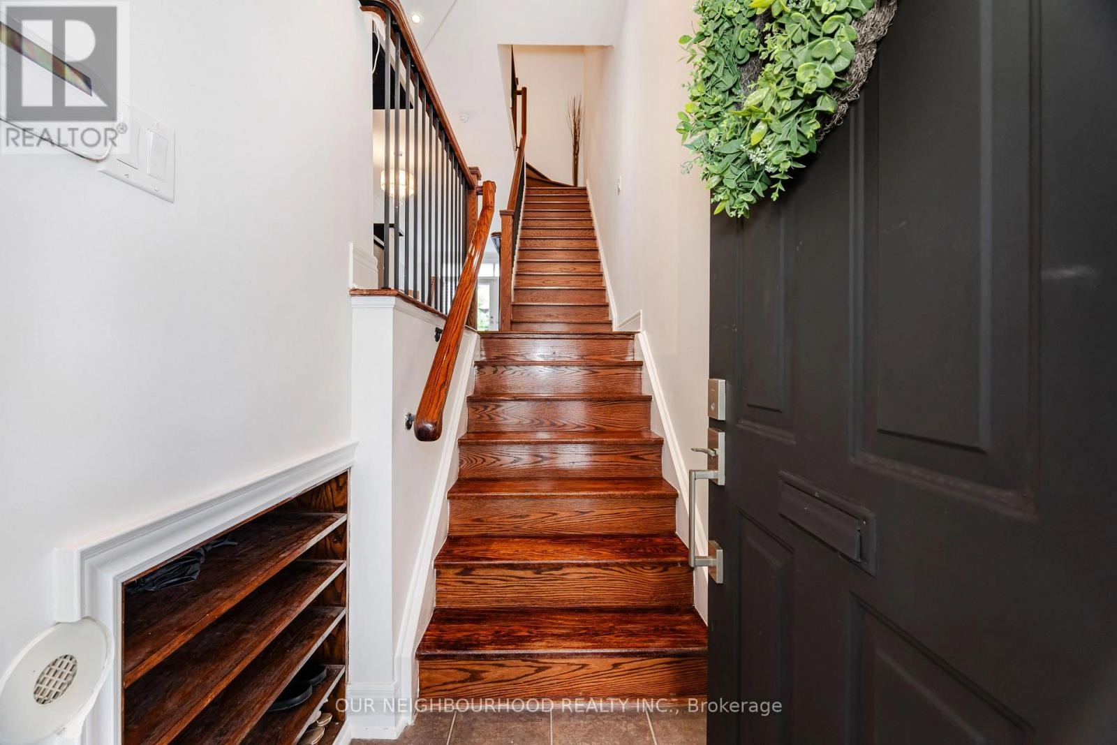 88 Milton Street, Toronto, Ontario  M8Y 2Y2 - Photo 3 - W12276763