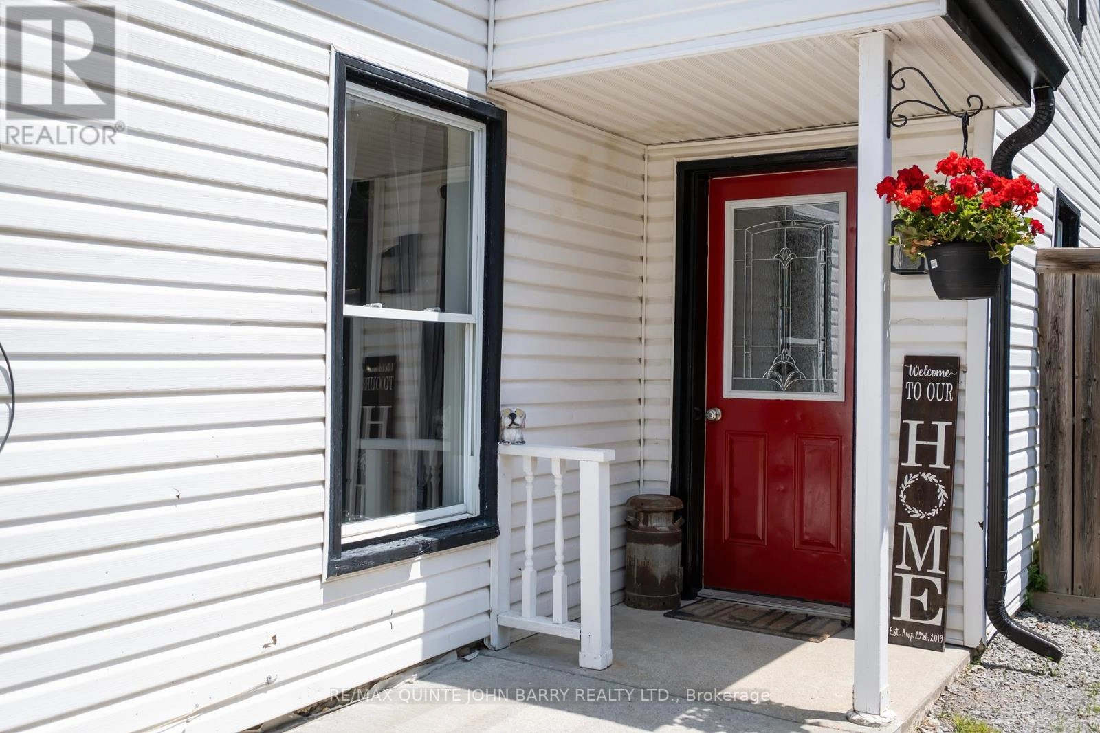 17 James Street, Quinte West, Ontario  K8V 2W8 - Photo 3 - X12276759