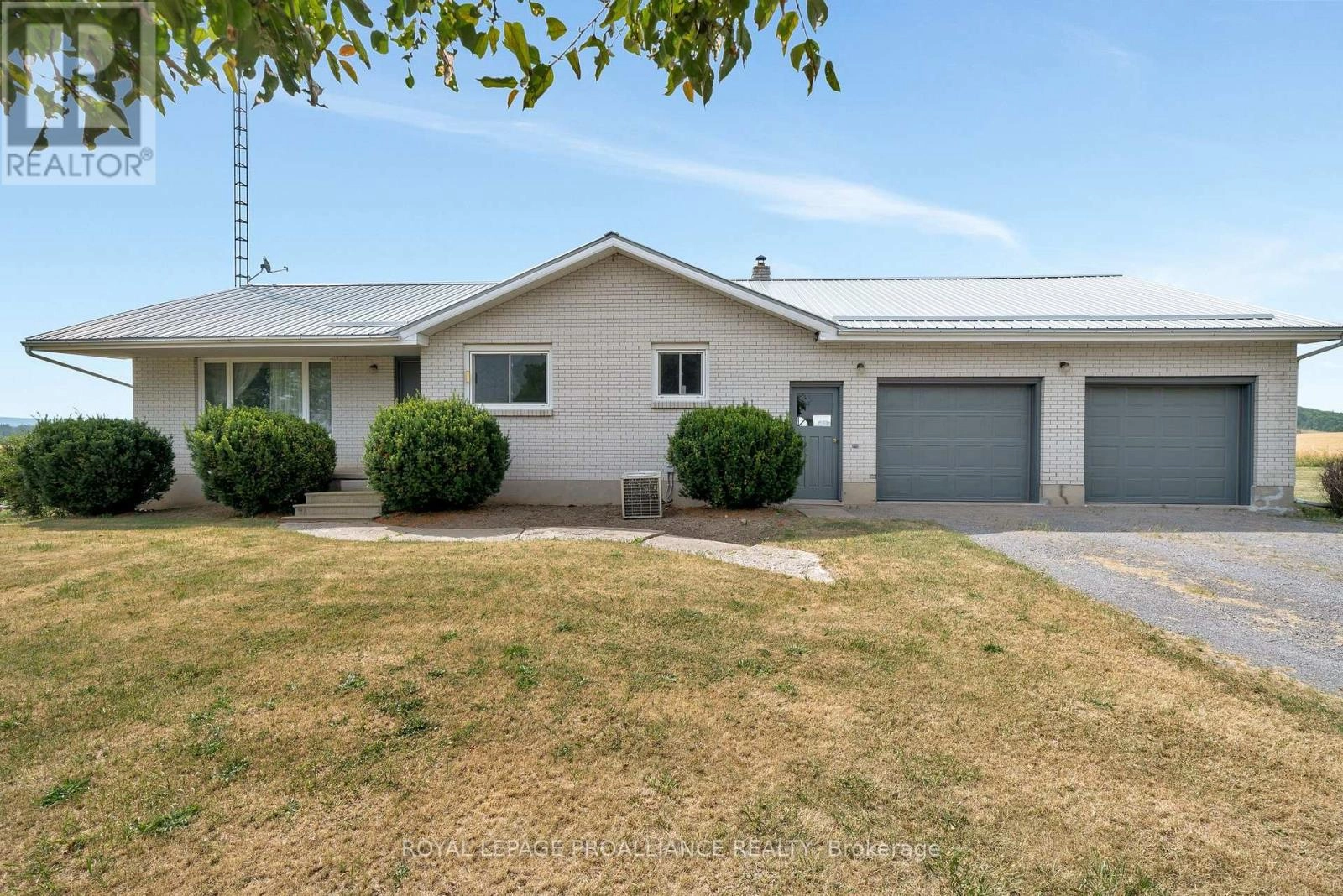 207 Carmel Road, Quinte West, Ontario  K0K 3E0 - Photo 2 - X12276784