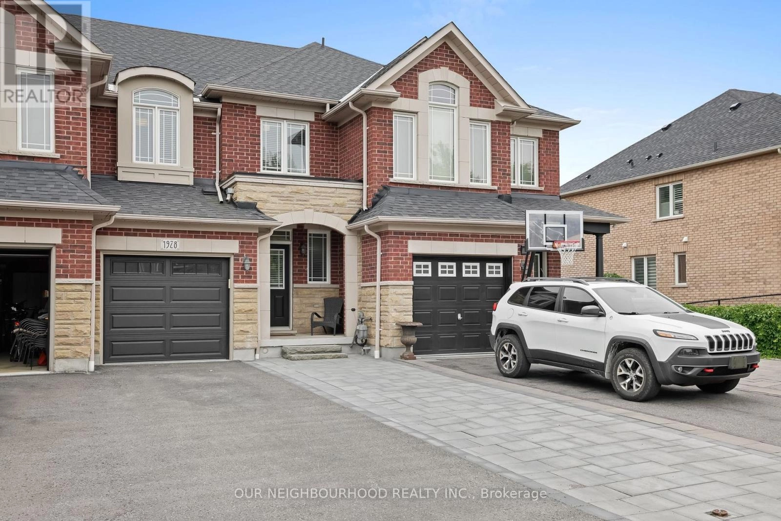 1928 Calvington Drive, Pickering, Ontario  L1V 0B3 - Photo 3 - E12276870