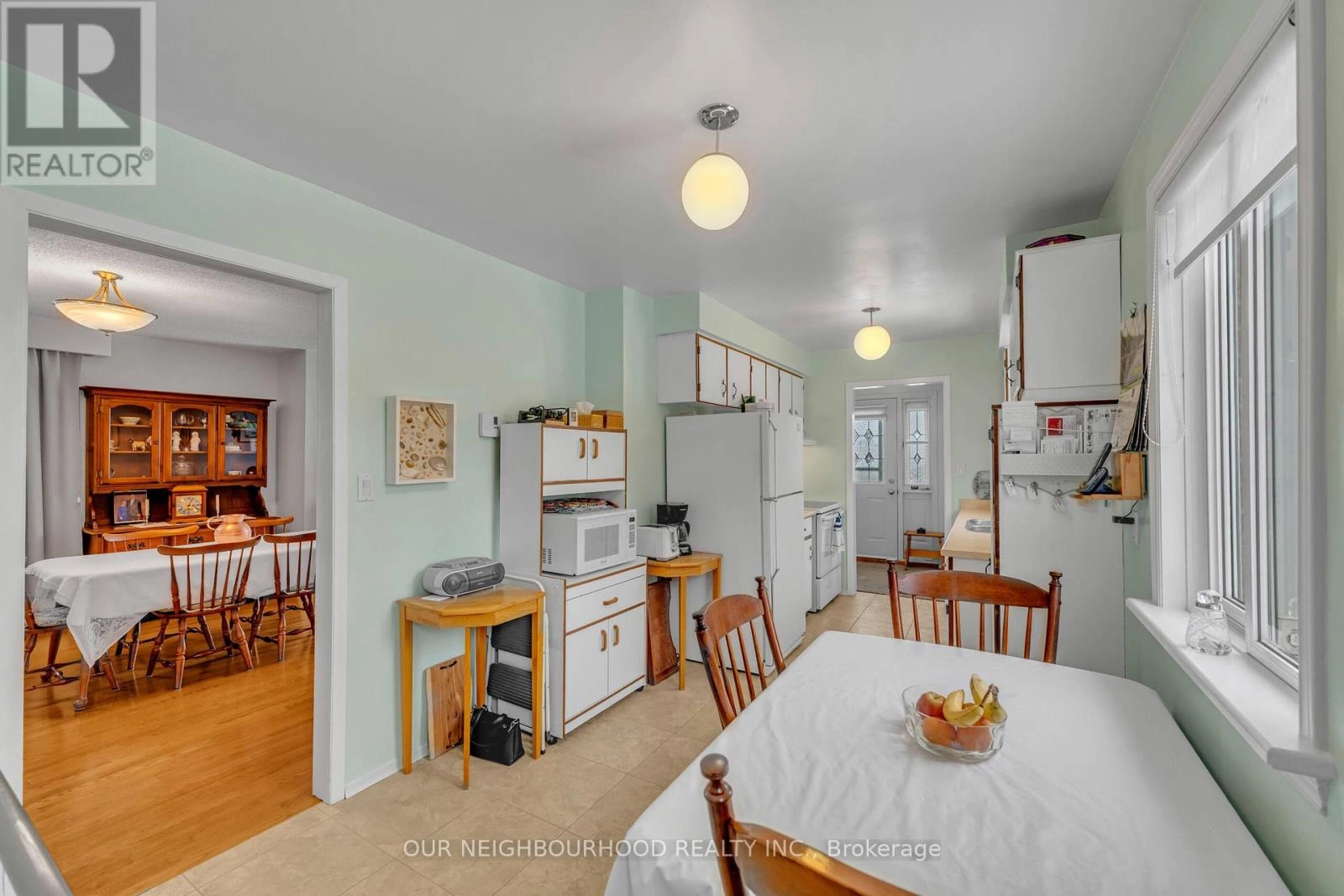 2 Calgary Road, Port Hope, Ontario  L1A 3T8 - Photo 3 - X12277064