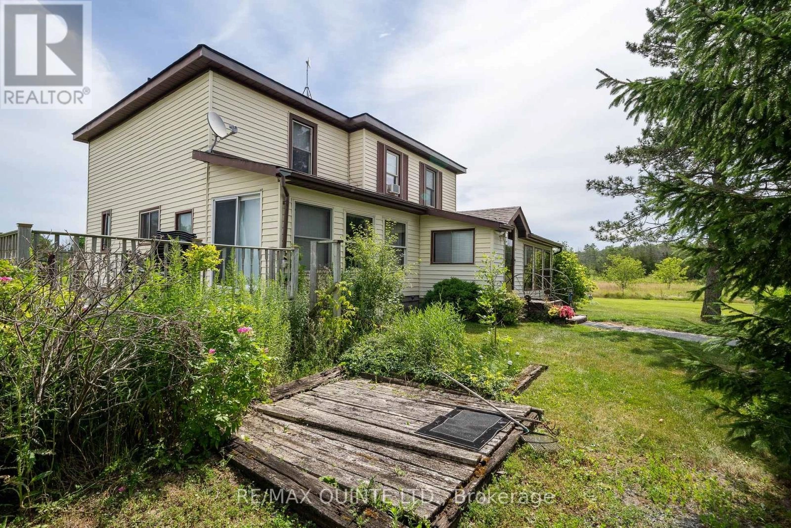 595 Elmbrook Road, Prince Edward County, Ontario  K0K 2T0 - Photo 3 - X12277073