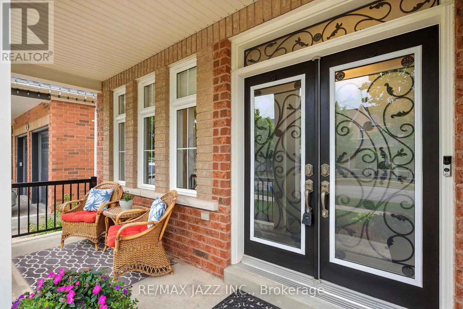 62 Holsted Road, Whitby, Ontario  L1M 2P3 - Photo 2 - E12277316