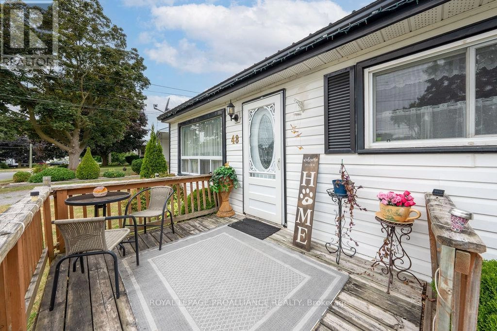 48 Kidd Avenue, Quinte West, Ontario  K8V 2C7 - Photo 3 - X12277439