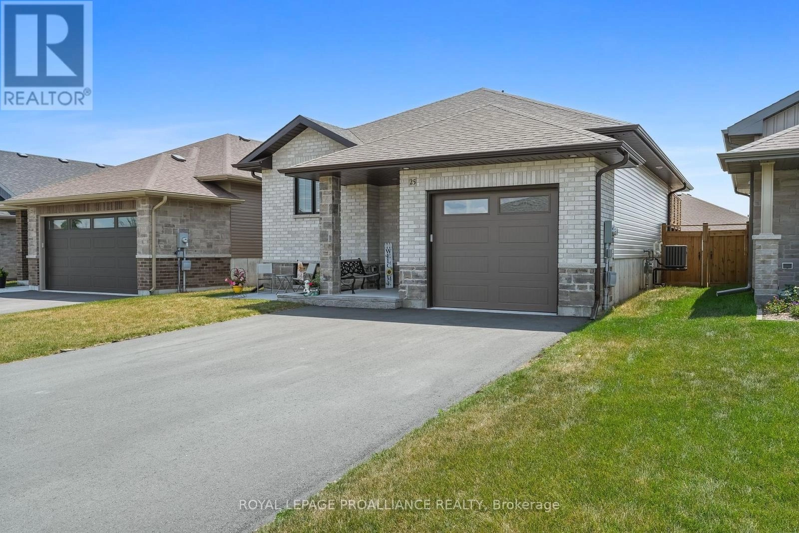 25 Cedar Park Crescent, Quinte West, Ontario  K8V 0J1 - Photo 3 - X12277515