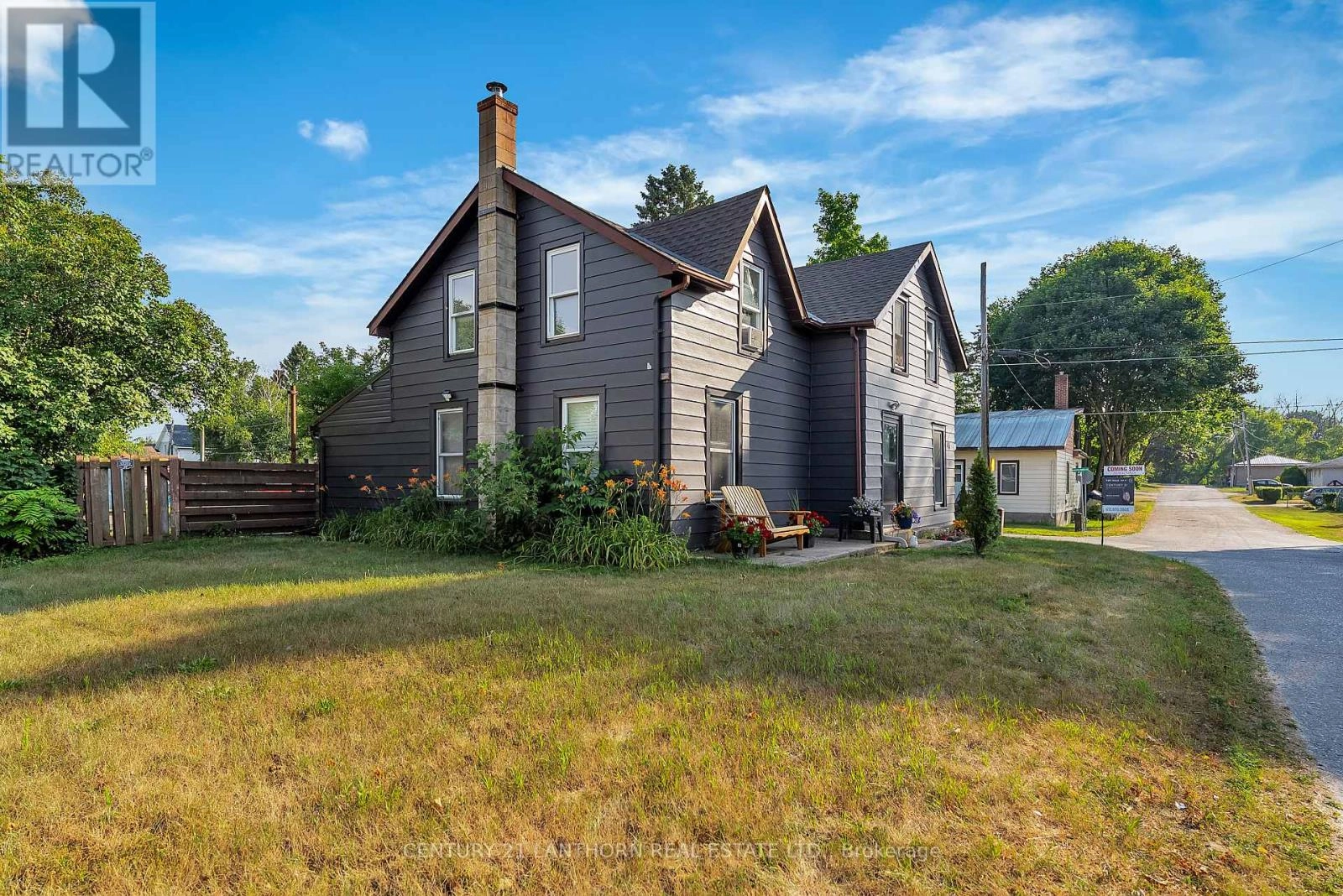 41 Wallace Street, Quinte West, Ontario  K0K 2C0 - Photo 2 - X12278185