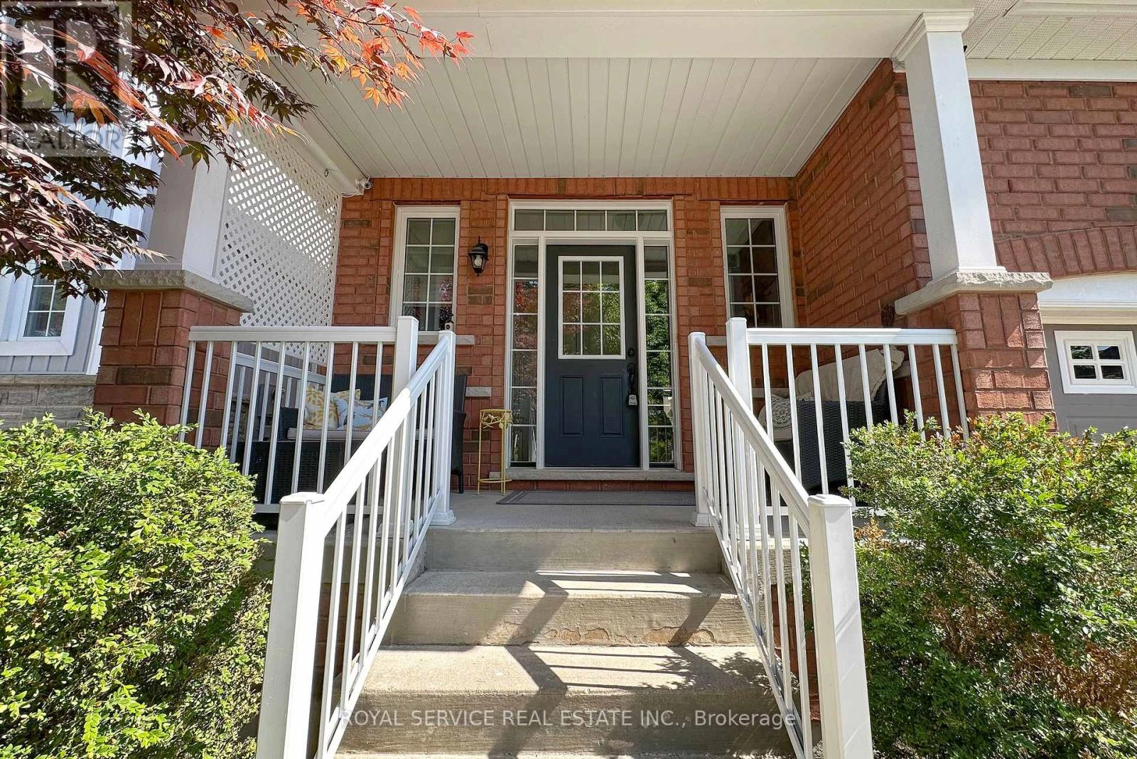 15 Thomas Woodlock Street, Clarington, Ontario  L1B 0C7 - Photo 3 - E12278334