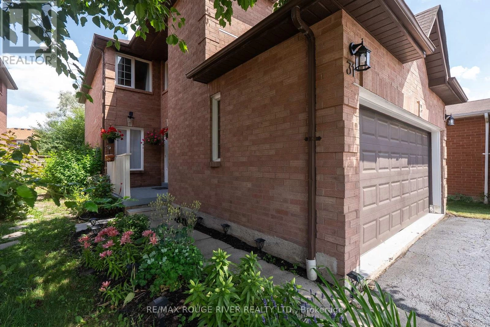 31 Sharp Crescent, Ajax, Ontario  L1T 3R1 - Photo 2 - E12278616