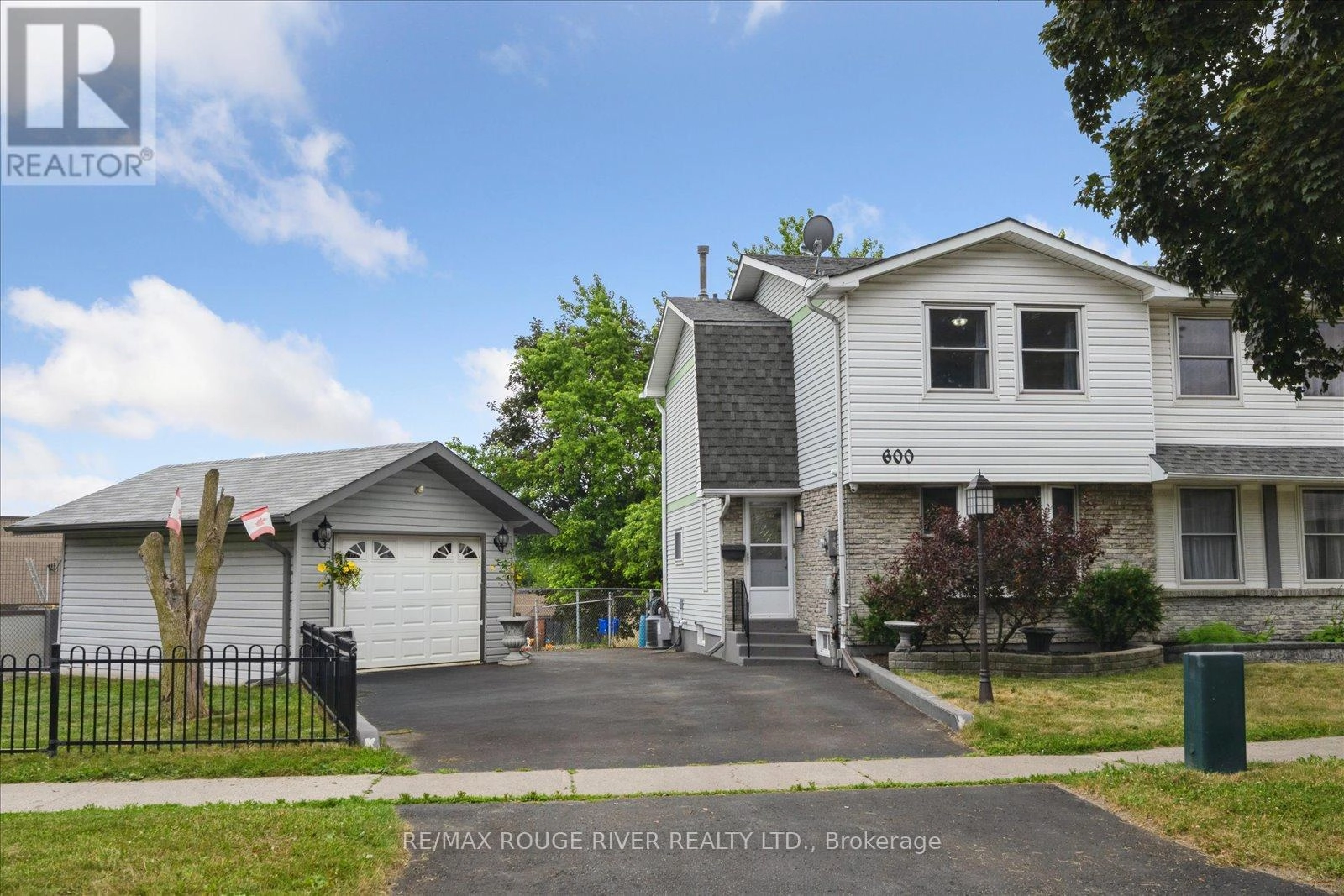 600 Galahad Drive, Oshawa, Ontario  L1K 1M2 - Photo 1 - E12273068