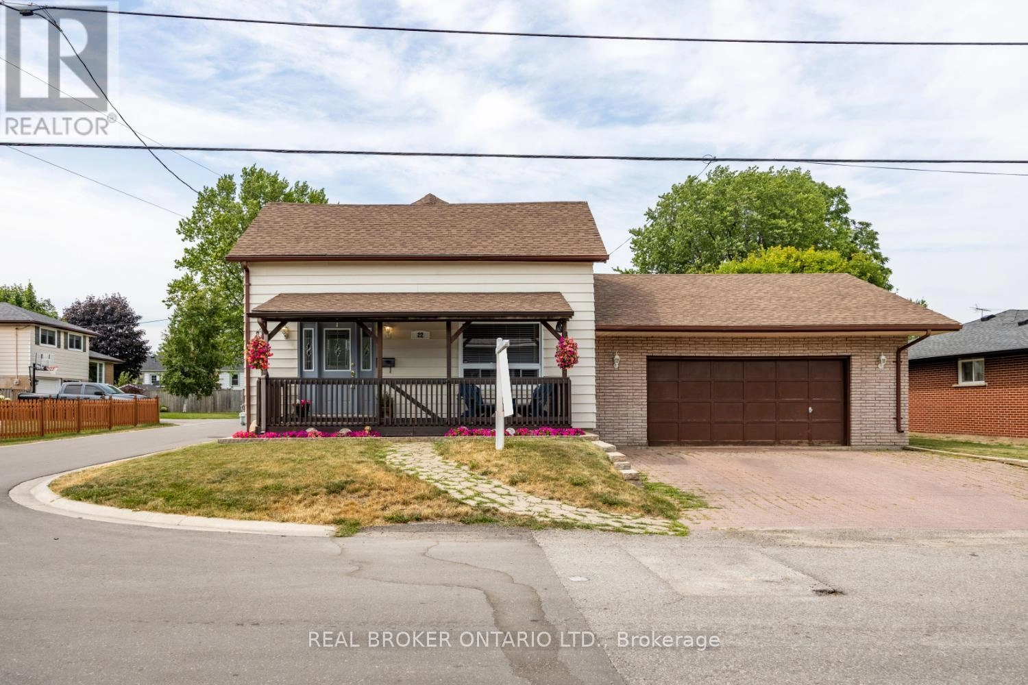 22 Second Street, Clarington, Ontario  L1C 2B2 - Photo 2 - E12278943