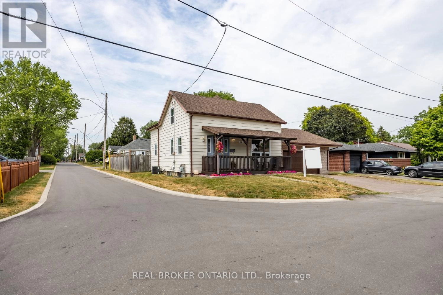 22 Second Street, Clarington, Ontario  L1C 2B2 - Photo 3 - E12278943
