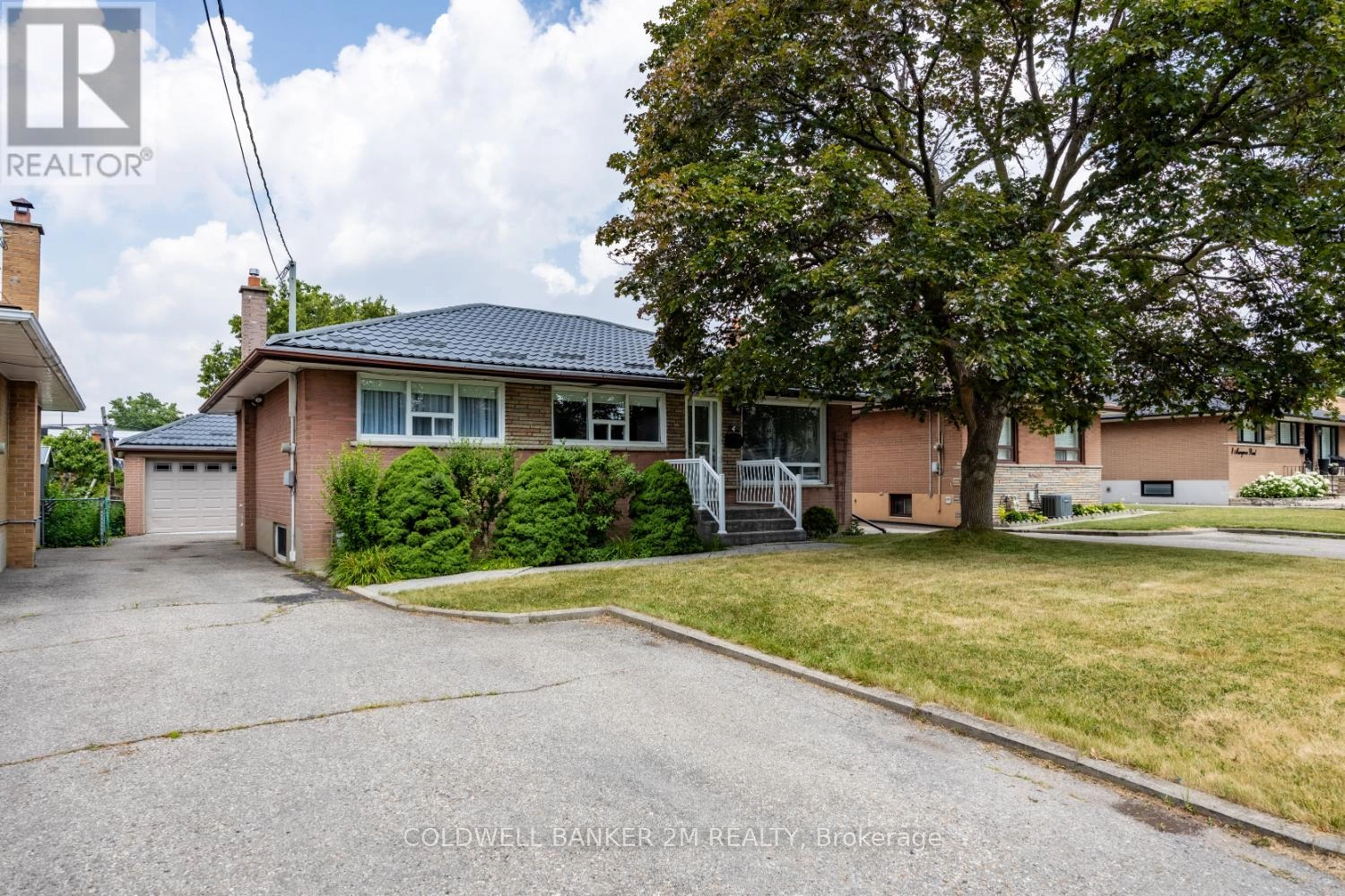 4 Mangrove Road, Toronto, Ontario  M6L 2A1 - Photo 1 - W12279208
