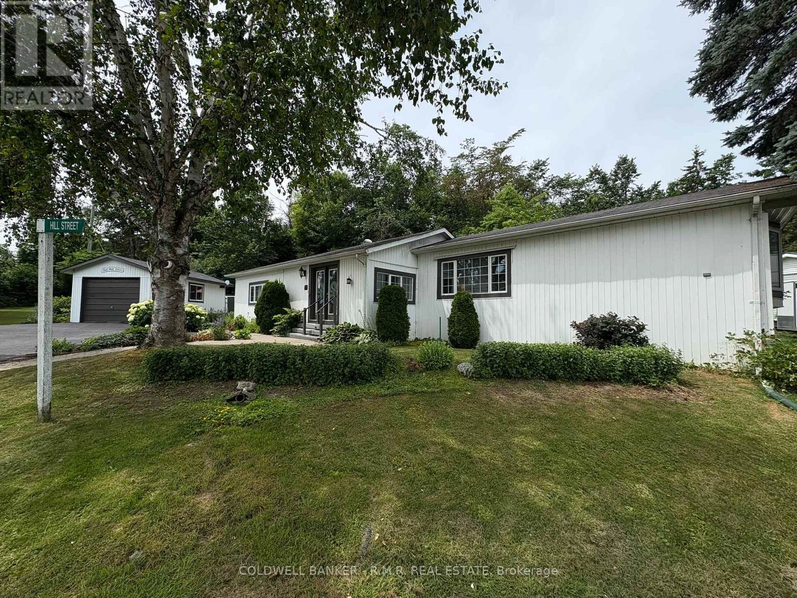 2 Hill Street, Kawartha Lakes, Ontario  K9V 0H5 - Photo 1 - X12279400