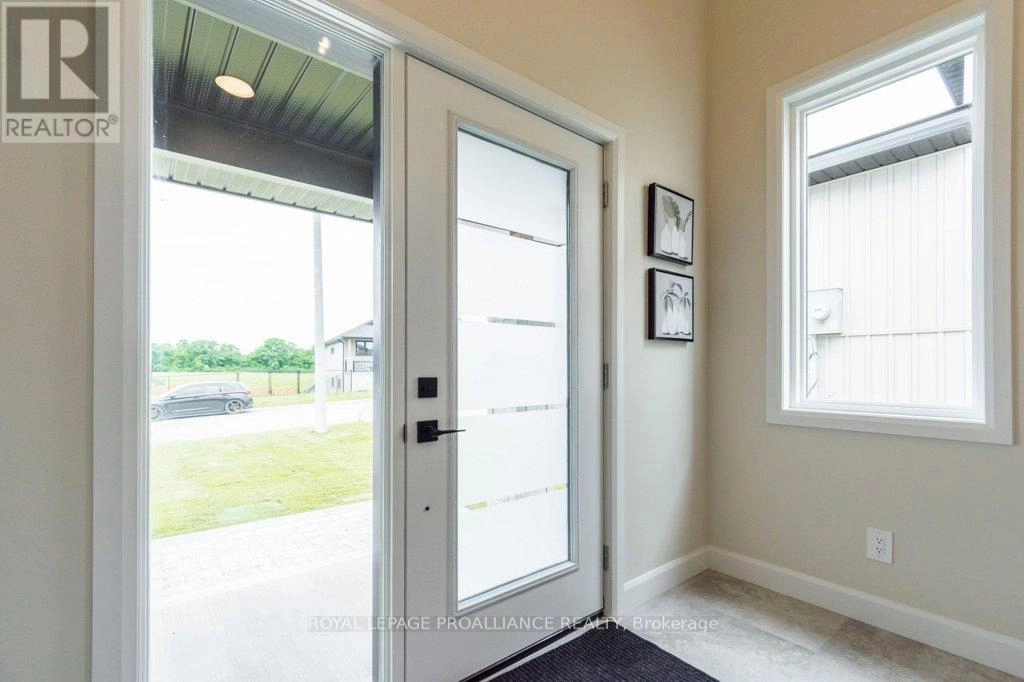 35 Meagan Lane, Quinte West, Ontario  K0K 2C0 - Photo 3 - X12276014