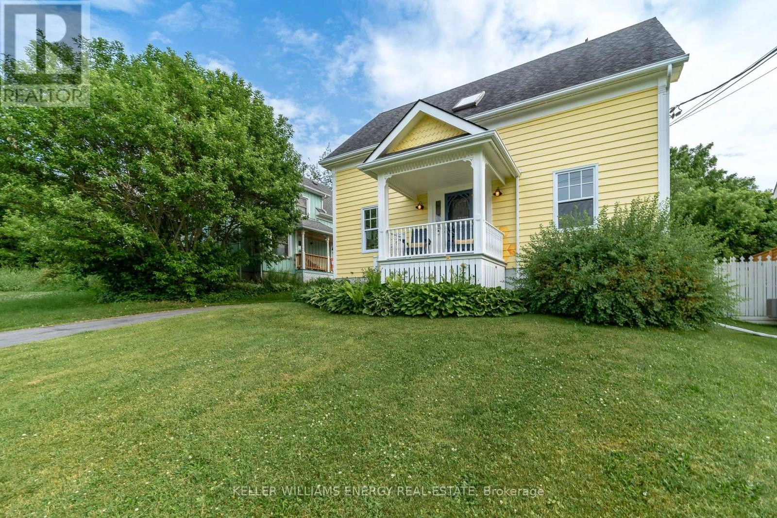 15 Cumberland Street, Prince Edward County, Ontario  K0K 2T0 - Photo 2 - X12274141