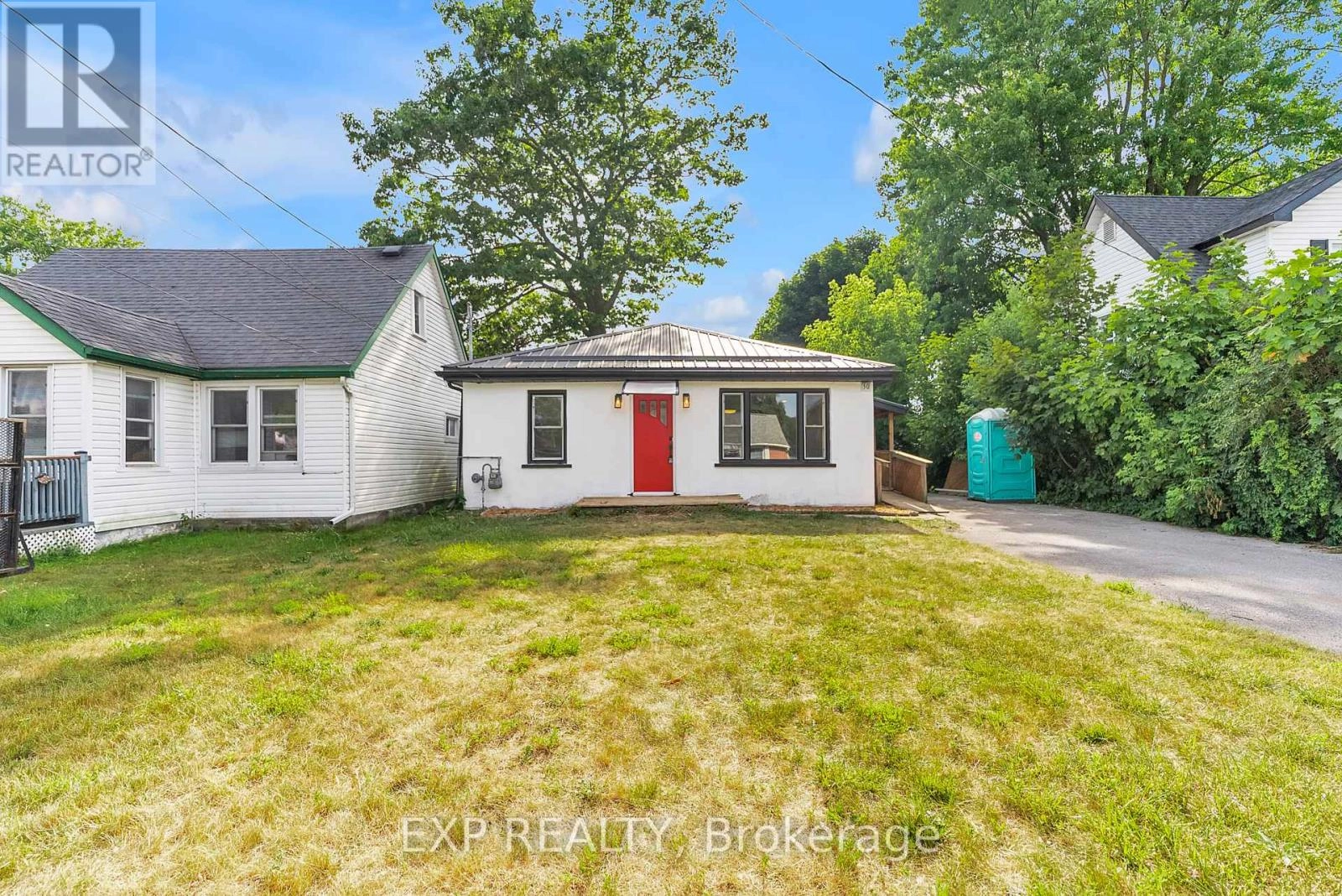30 Leonard Avenue, Quinte West, Ontario  K8V 2R4 - Photo 2 - X12274855