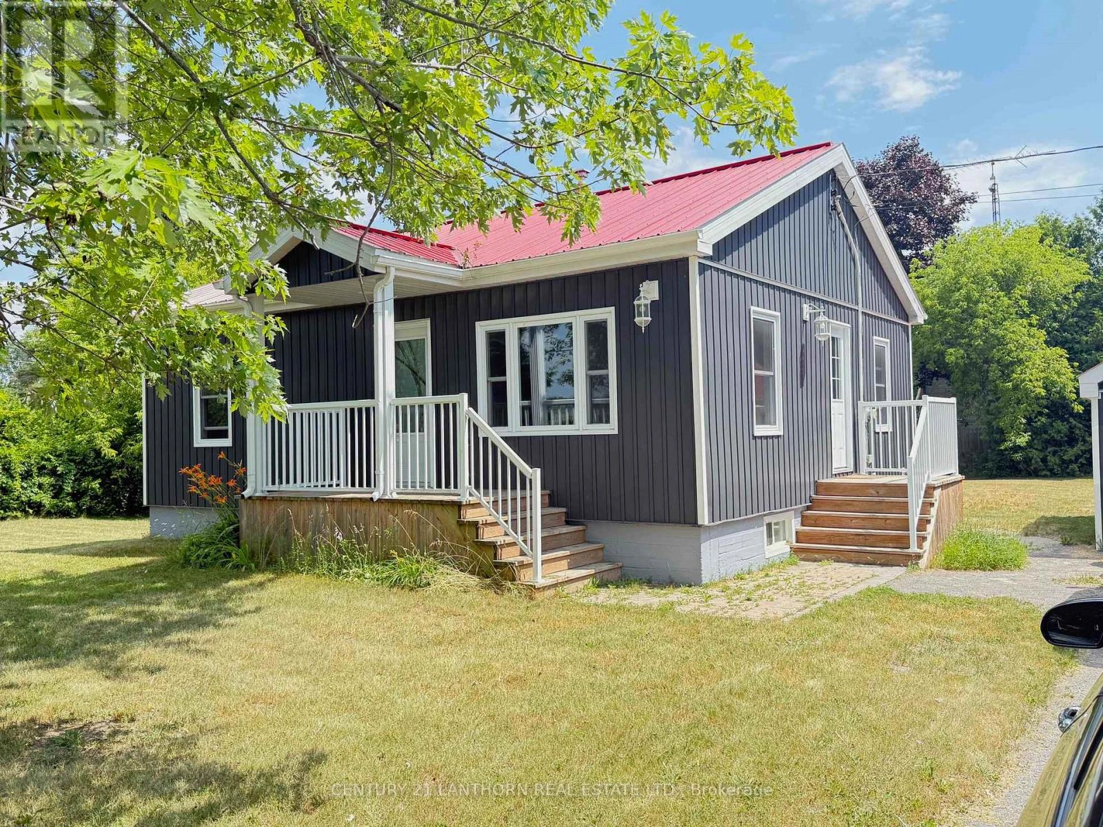 100 Whites Road N, Quinte West, Ontario  K8V 5P5 - Photo 1 - X12282299