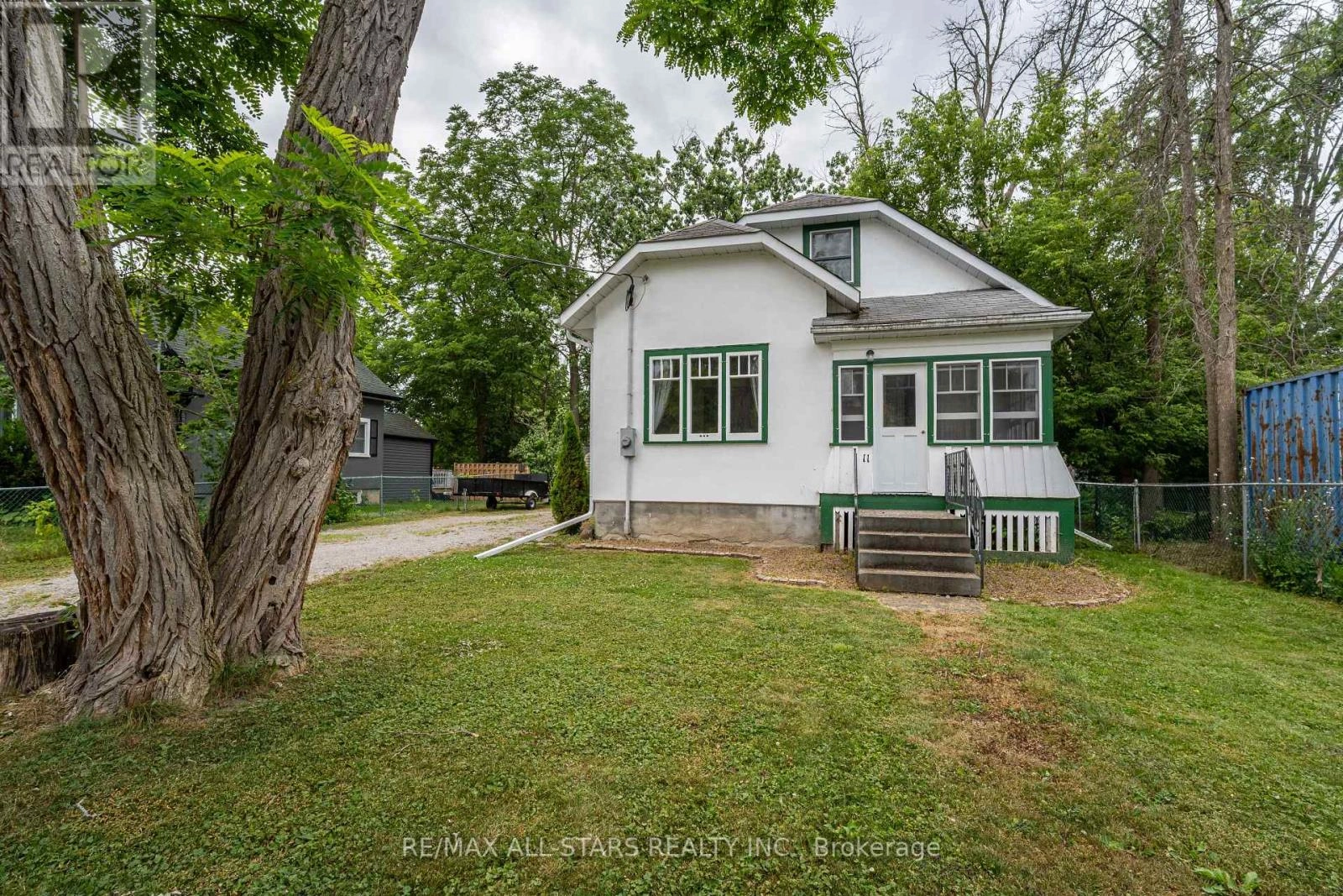 11 Queen Street S, Kawartha Lakes, Ontario  K0L 2W0 - Photo 1 - X12282461