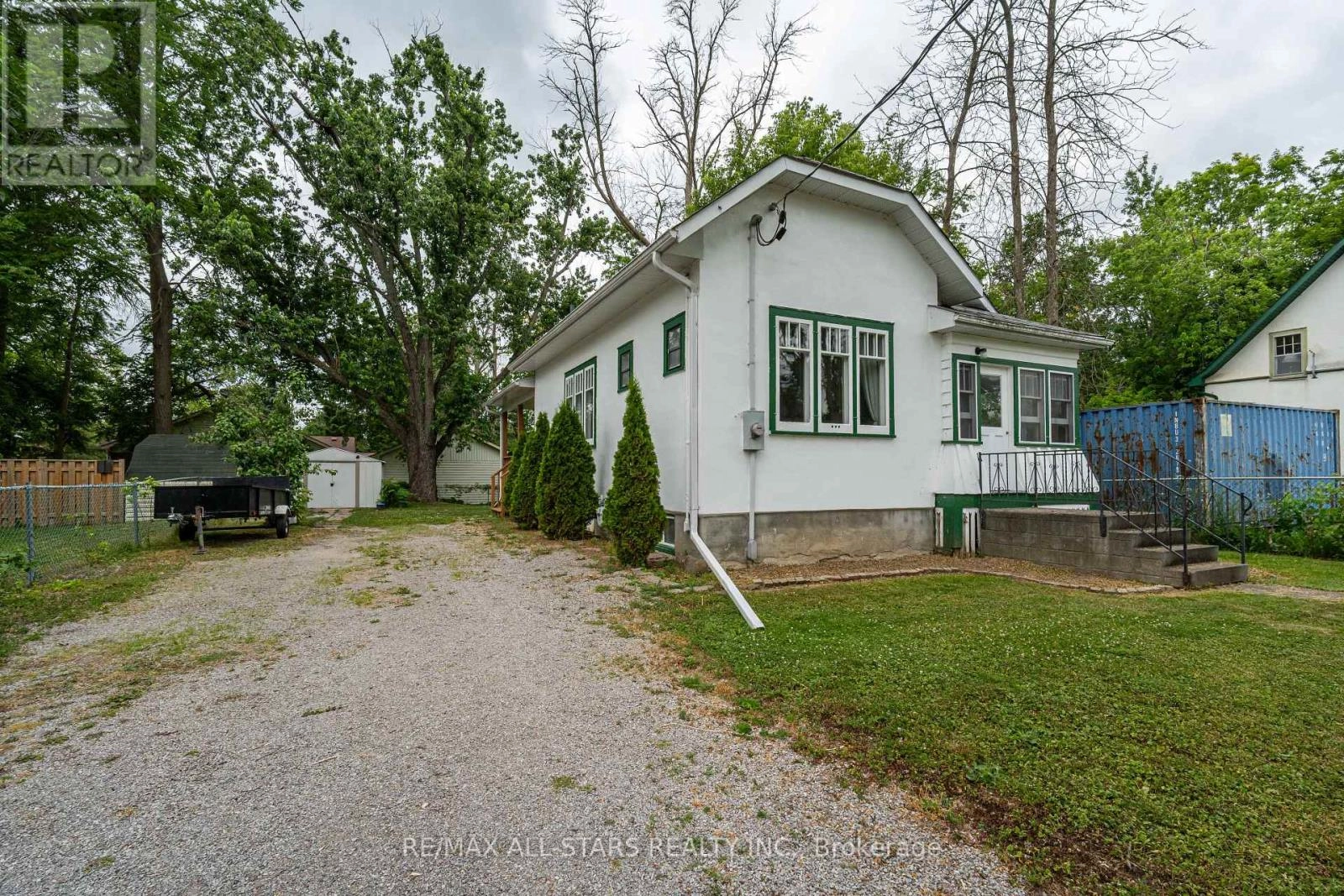 11 Queen Street S, Kawartha Lakes, Ontario  K0L 2W0 - Photo 2 - X12282461