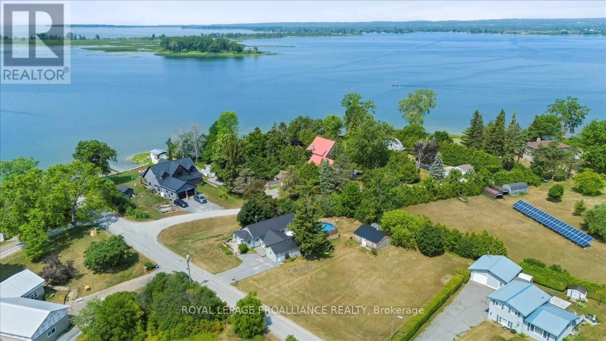 644 Smokes Point Road, Prince Edward County, Ontario  K0K 1L0 - Photo 3 - X12282610