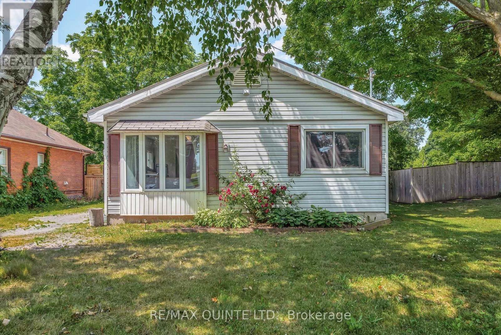 50 Prince Of Wales Drive, Belleville, Ontario  K8P 2T7 - Photo 2 - X12282630