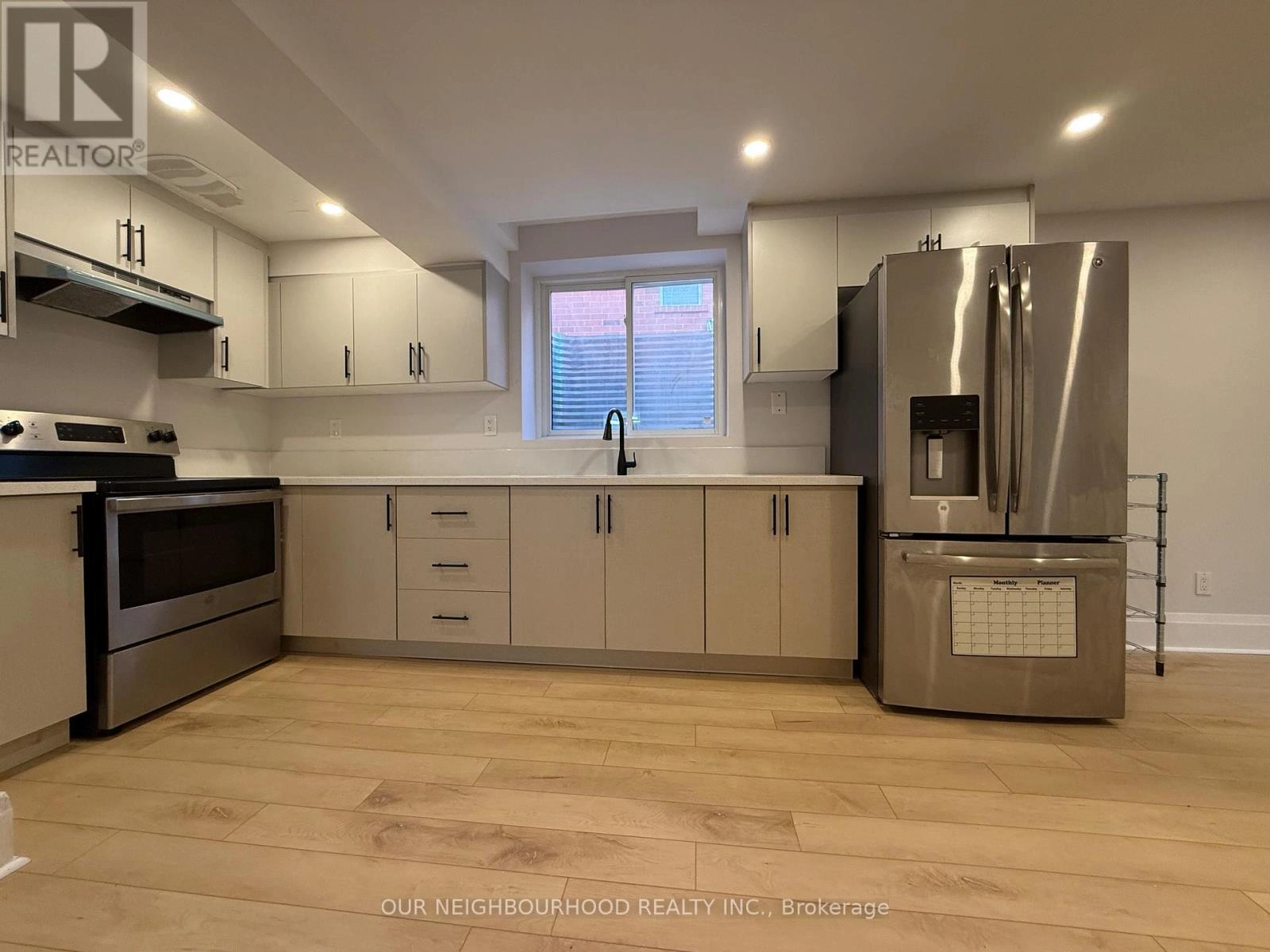 2613 Longridge Crescent, Oakville, Ontario  L6H 6P3 - Photo 2 - W12283042