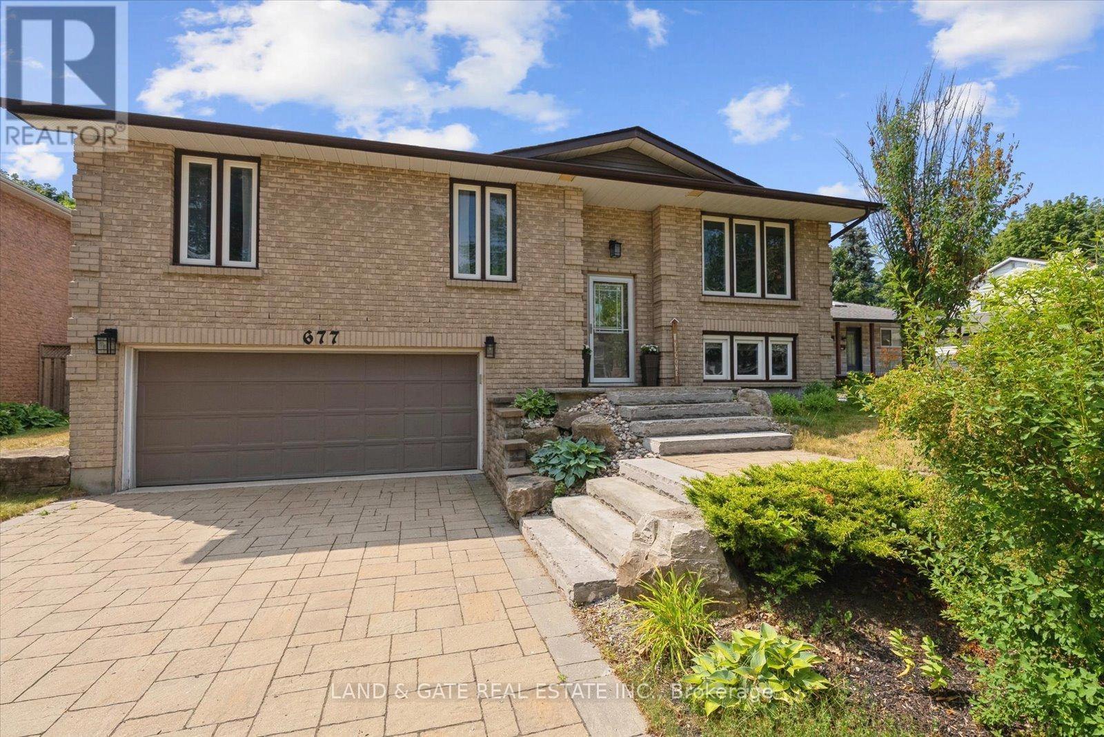 677 Whistler Drive, Oshawa, Ontario  L1J 7N7 - Photo 1 - E12283265