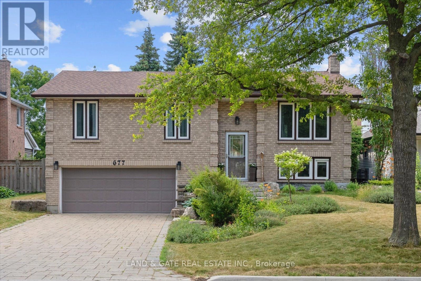677 Whistler Drive, Oshawa, Ontario  L1J 7N7 - Photo 3 - E12283265