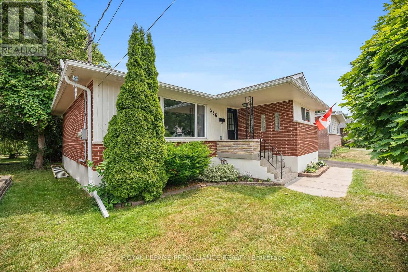 556 Sinclair Street, Cobourg, Ontario  K9A 2Y7 - Photo 2 - X12283394