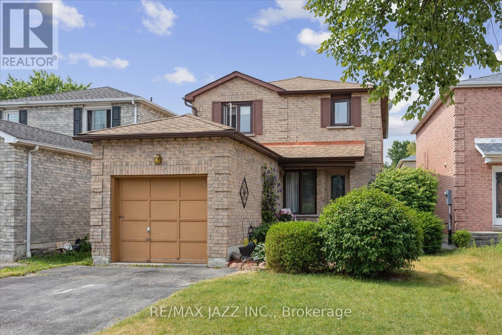 24 Large Crescent, Ajax, Ontario  L1T 2R5 - Photo 2 - E12283969