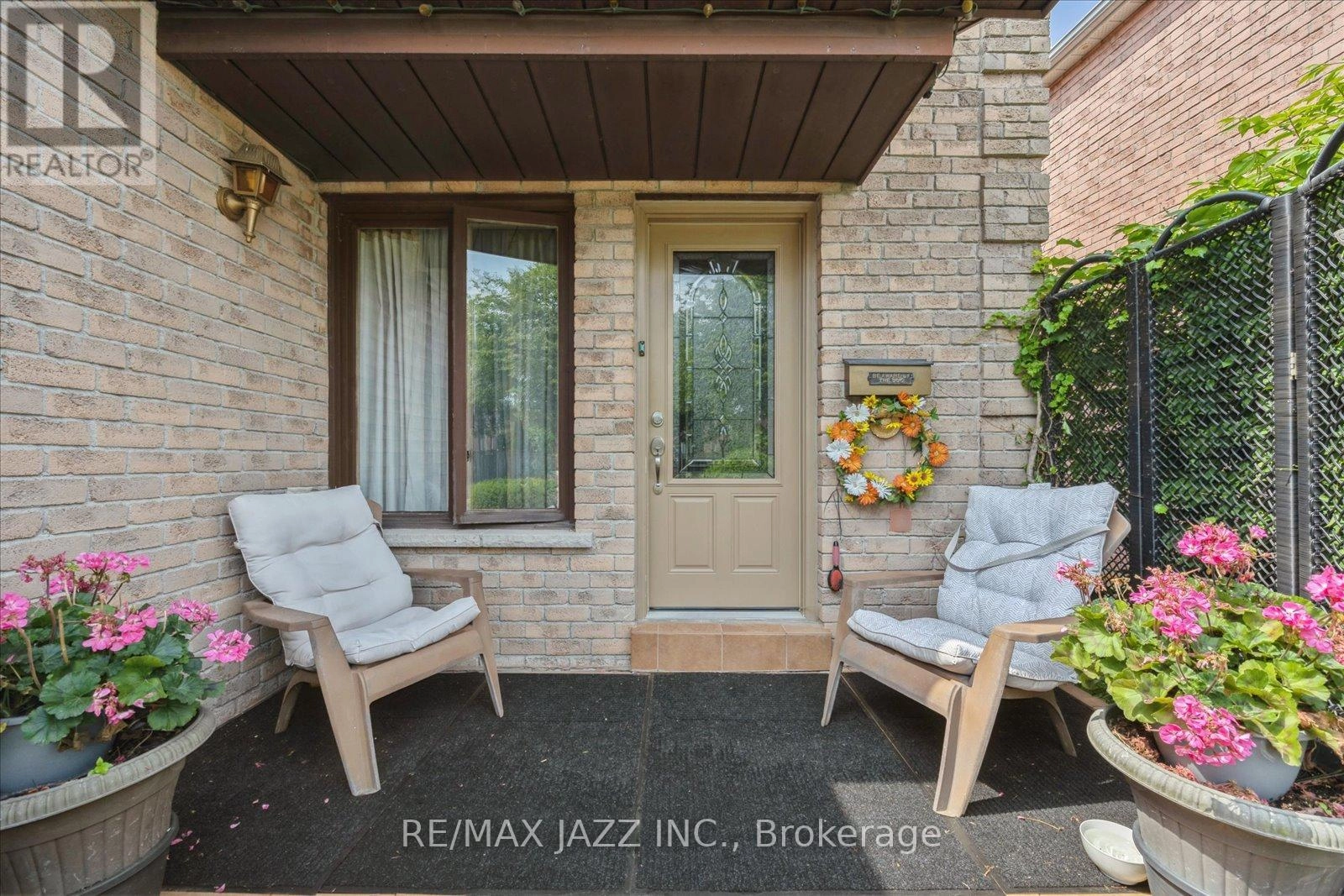 24 Large Crescent, Ajax, Ontario  L1T 2R5 - Photo 3 - E12283969