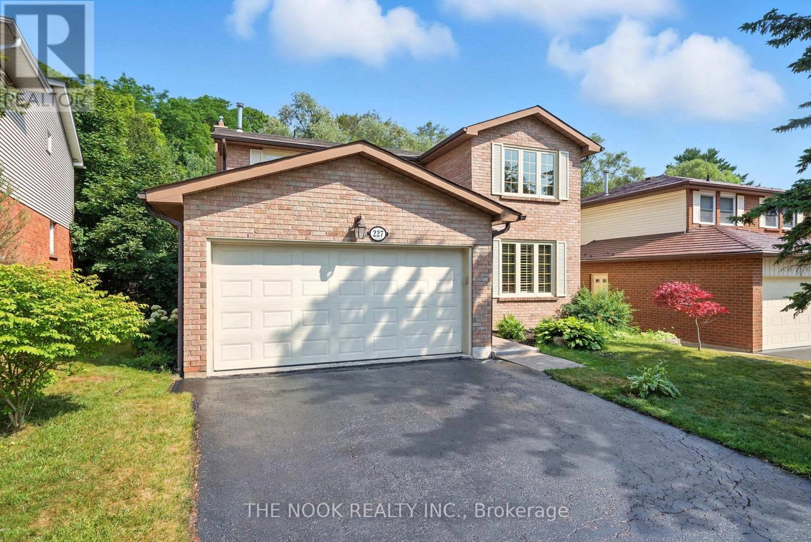 227 Blue Heron Drive, Oshawa, Ontario  L1G 6X7 - Photo 2 - E12284661