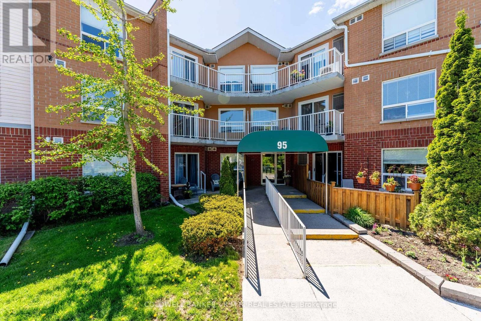 313 - 95 Wellington Street, Clarington, Ontario  L1C 5A1 - Photo 2 - E12284900