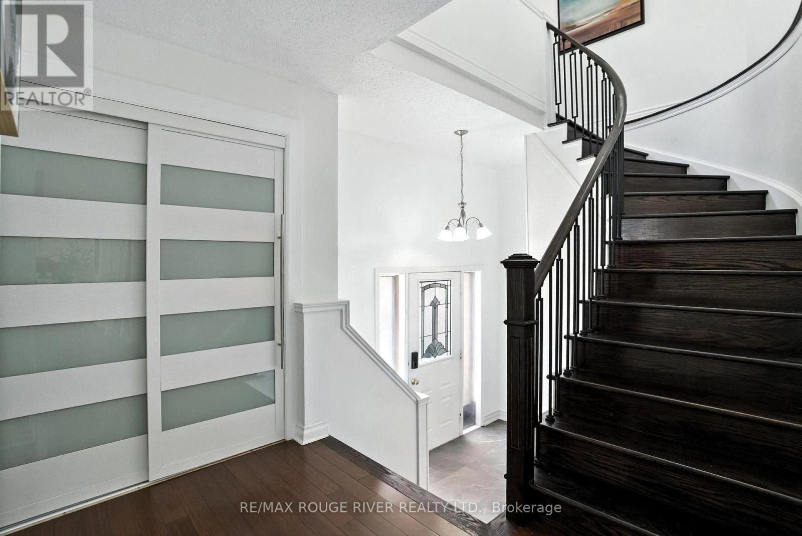 26 Longfellow Court, Whitby, Ontario  L1N 6V7 - Photo 2 - E12285010
