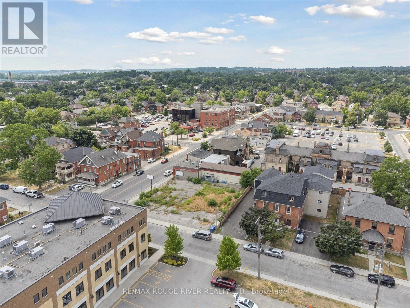 288 Charlotte Street, Peterborough Central, Ontario  K9J 2V5 - Photo 3 - X12278465